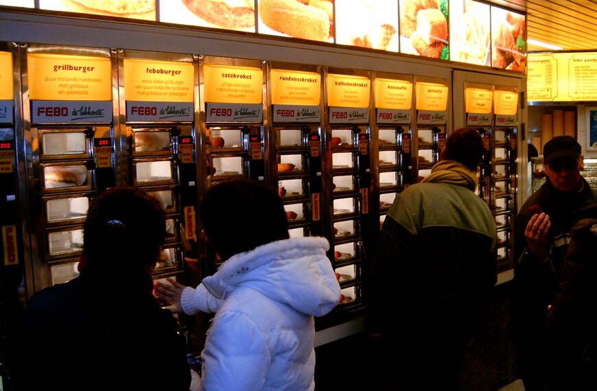 From Febo to Clicks: Dutch Snacks (and Booze) Delivered