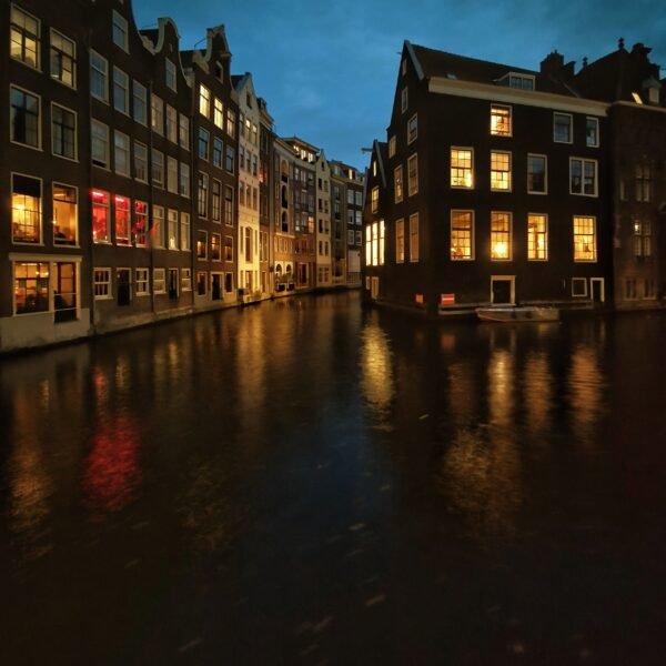 Why the Dutch Don’t Like Curtains (and Leave Their Windows Open)