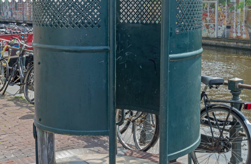 Standing Urinals and Other Dutch Oddities