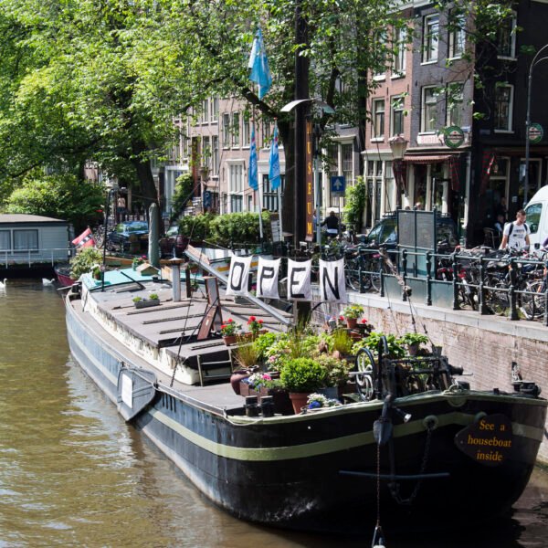 The History of Houseboats in Amsterdam