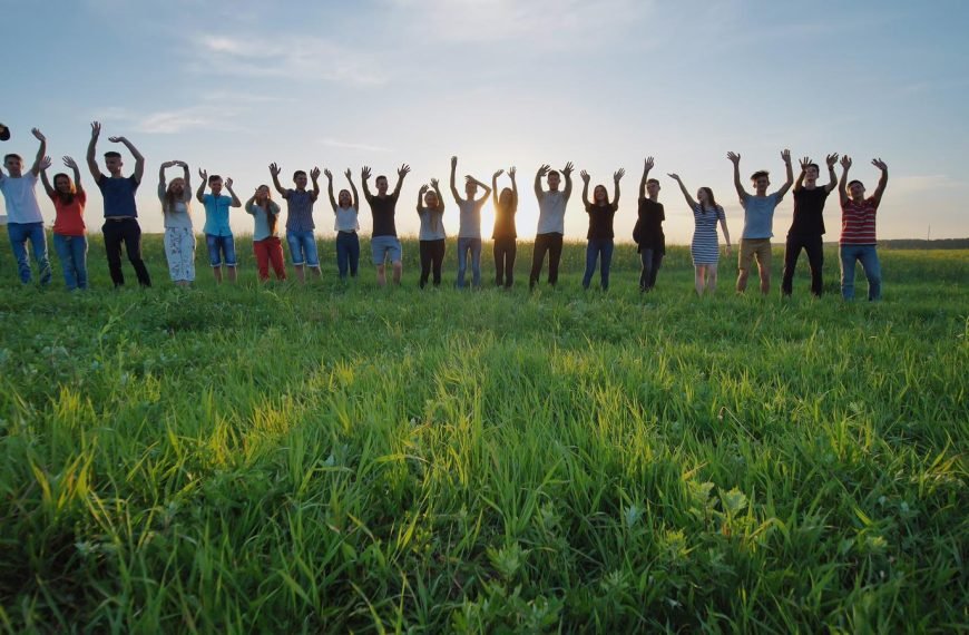 Saying ‘Doei’ (Bye) 20 Times Before Actually Leaving